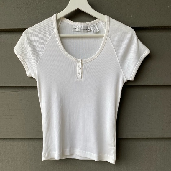 ๐ธ 5/$25 Dana Buchman White Tee
